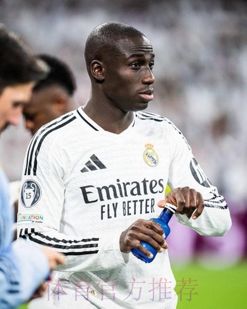 官方:皇马后卫门迪停赛1场 俱乐部罚款350欧 官方:皇马后卫门迪停赛1场 俱乐部罚款350欧