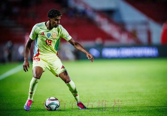 莱万谈皇马报价：确实曾考虑转会 不后悔留拜仁